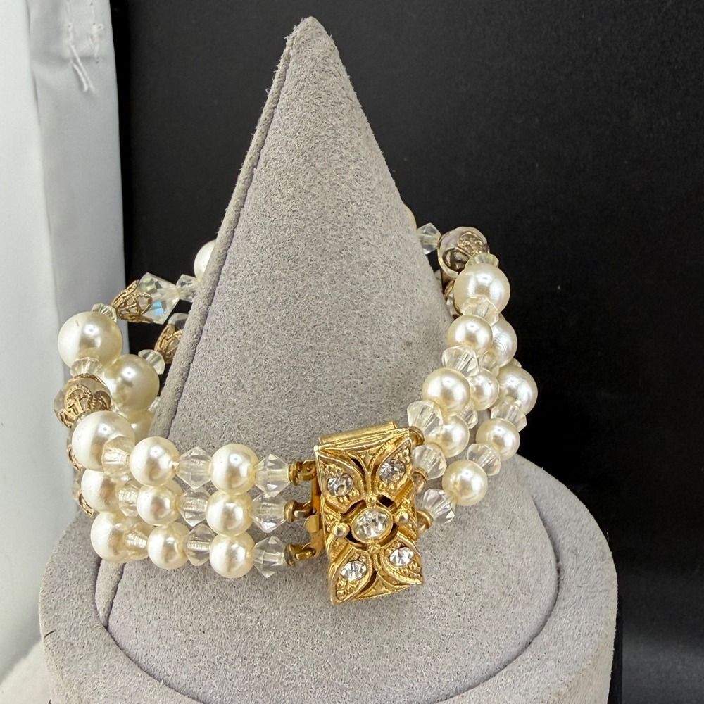 Vintage Imitation Pearl Bracelet Gold Tone Rhinestone 7"
